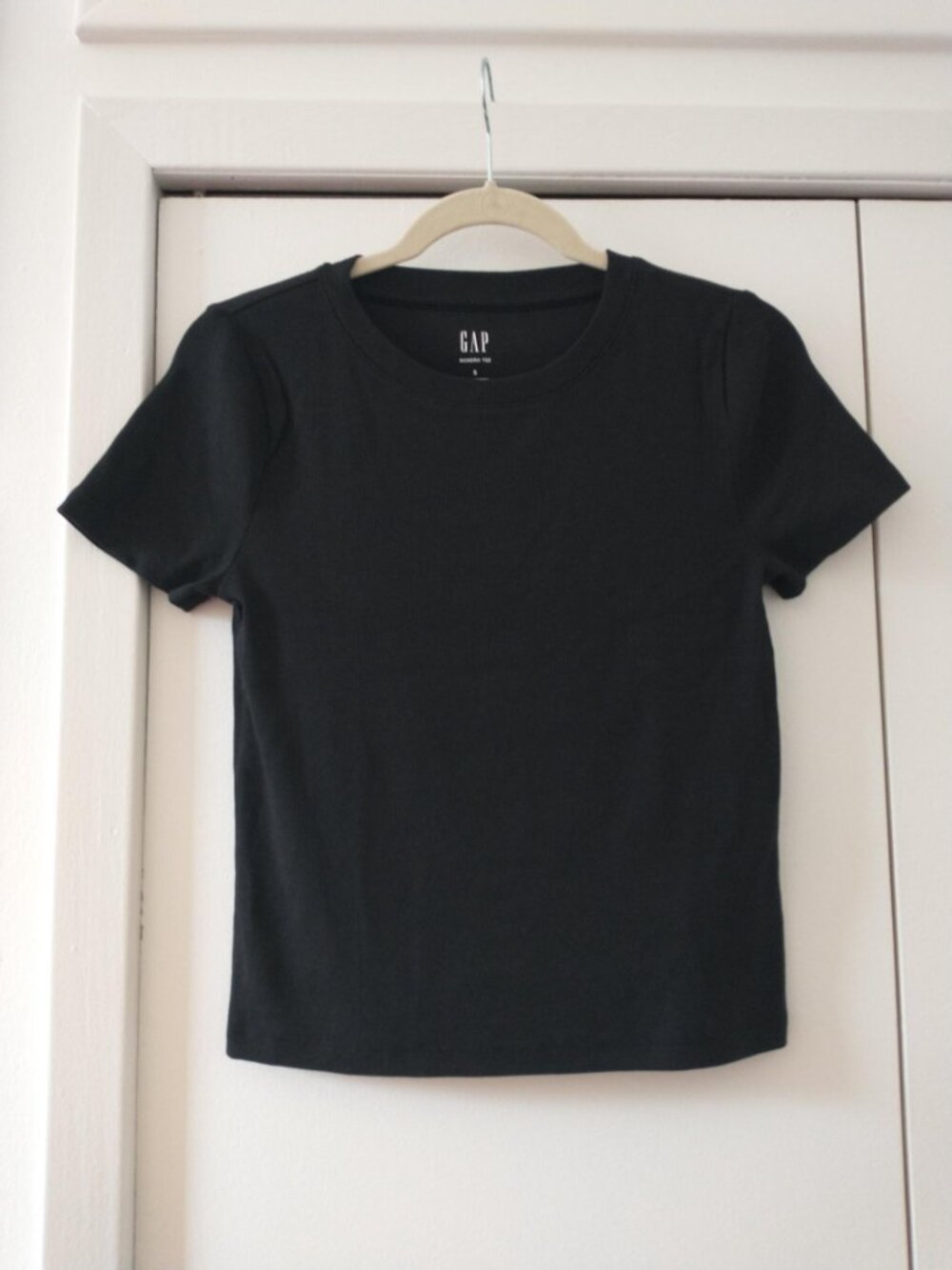 GAP Women's Modern Rib Crop T-Shirt in Black NWT - Picture 4 of 14